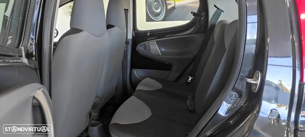 Peugeot 107 1.0 Urban - 7