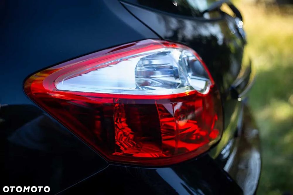 Toyota Auris 1.8 HSD Luna - 32