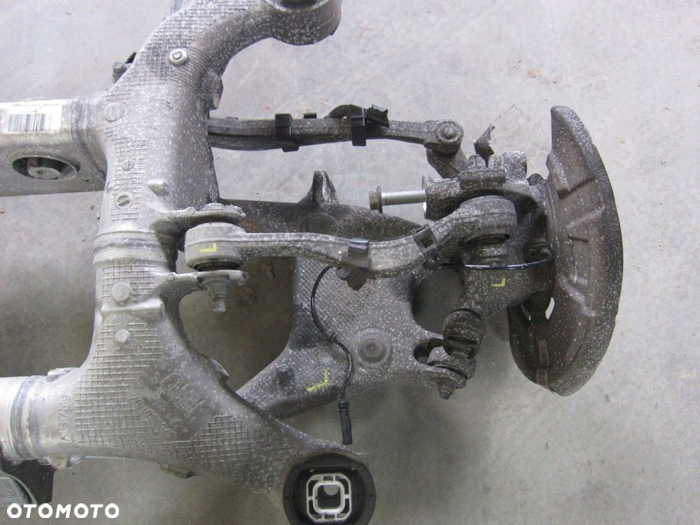 BMW F10 BELKA ZAWIESZENIA TYLNEGO ZWROTNICA KPL - 4