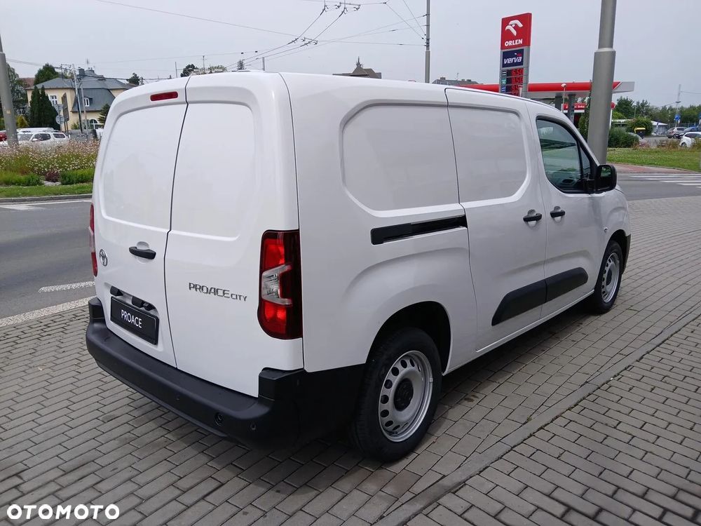 Toyota Proace City - 7