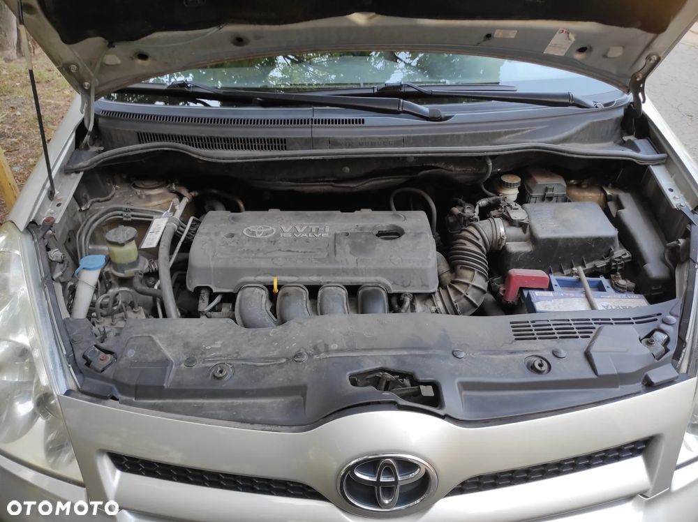 Toyota Corolla Verso 1.8 Sol 7os - 25