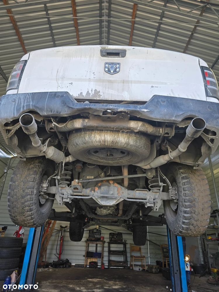 Dodge RAM 5.7 4x4 - 24