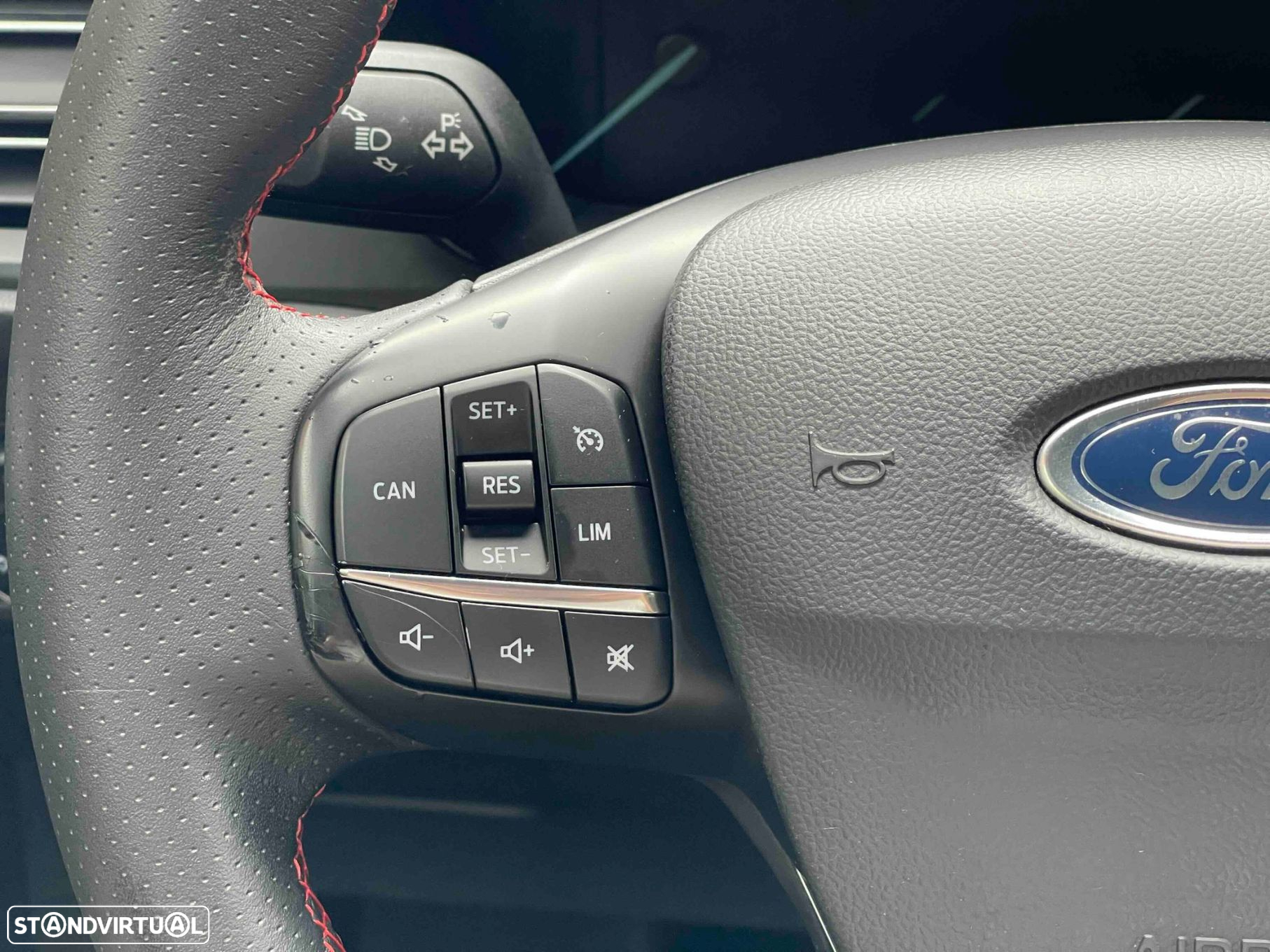 Ford Focus 1.0 EcoBoost ST-Line - 38