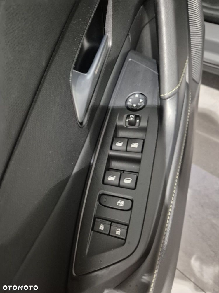 Peugeot 408 1.6 Plug-In Hybrid 225 GT EAT8 - 14