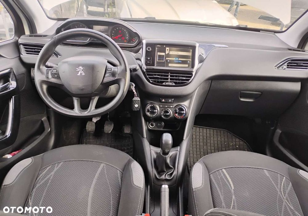 Peugeot 208 - 7