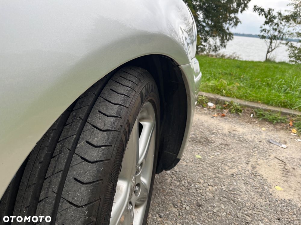 Toyota Avensis 2.2 D-4D Prestige - 36