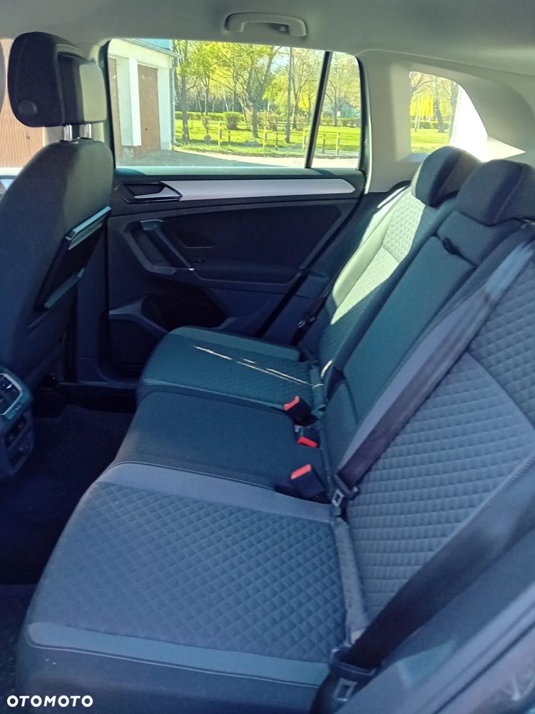 Volkswagen Tiguan - 11