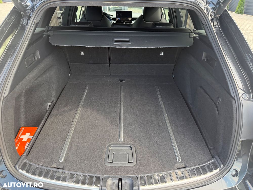 Toyota Corolla 2.0 HSD Exclusive Plus - 38