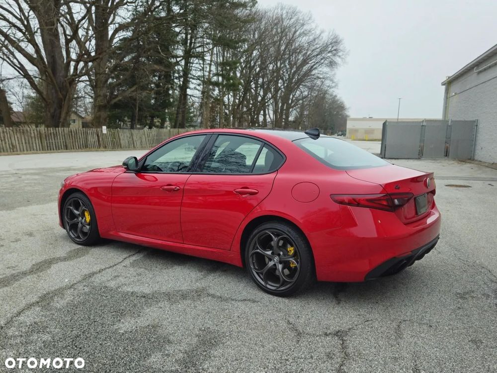 Alfa Romeo Giulia 2.0 Turbo 16V AT8-Q4 Ti - 6