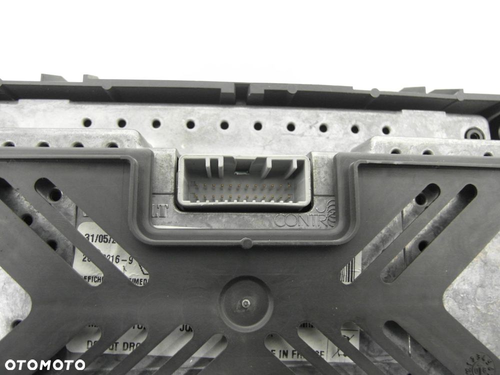 LICZNIK RENAULT SCENIC II 1.9 dCi P8200704466D J84HGA6 - 5