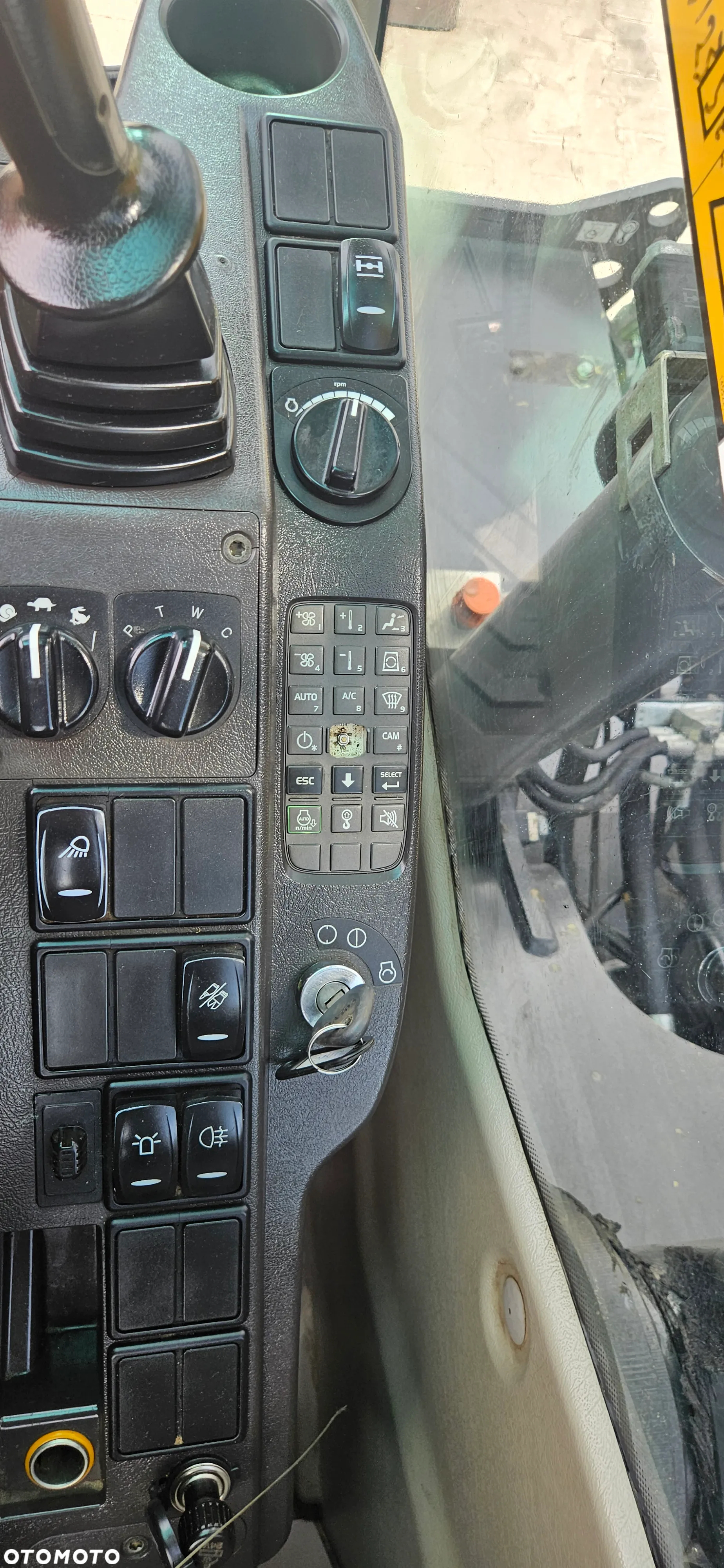 Volvo 140C, z 2008 roku, sprowadzona nie pracowała w kraju! - 24