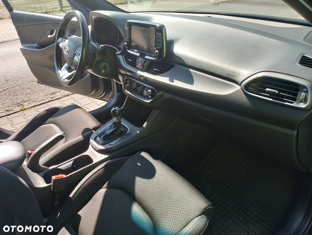 Hyundai i30 1.6 D Comfort DCT - 30