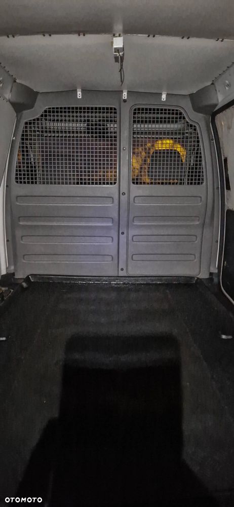 Volkswagen Caddy - 17