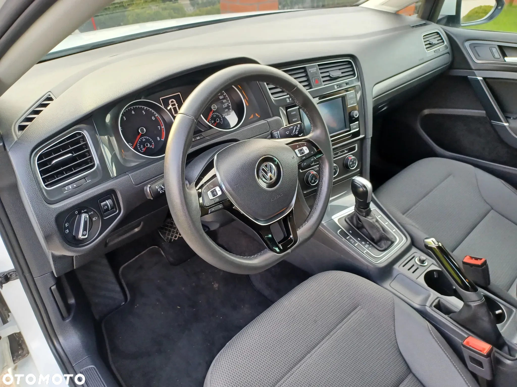 Volkswagen Golf 1.4 TSI ACT BlueMotion Technology DSG Comfortline - 16