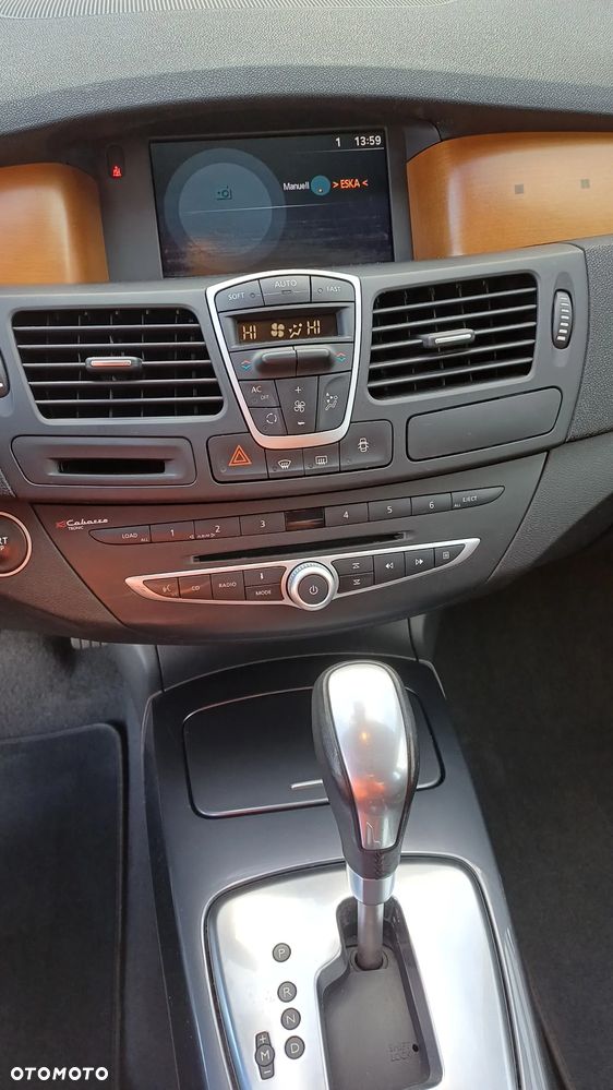 Renault Laguna 2.0 DCi FAP Initiale - 13