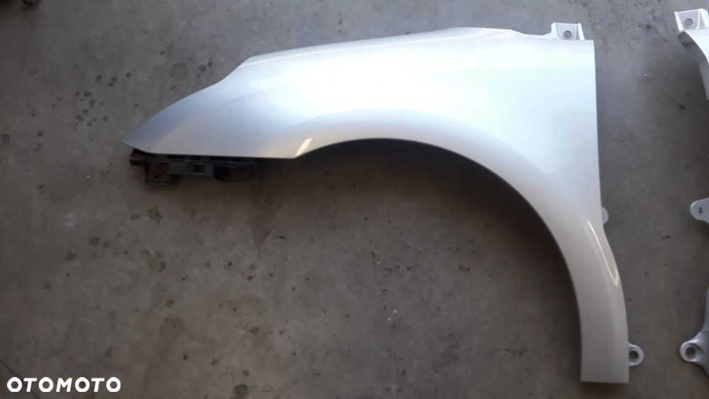 błotnik lewy prawy EZR Citroen c4 I lift 1.6 VTI 5FW bez malowania - 2