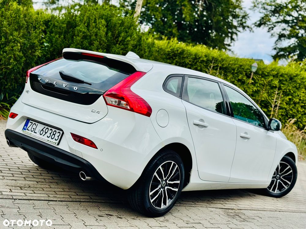 Volvo V40 D4 Drive-E Momentum - 8