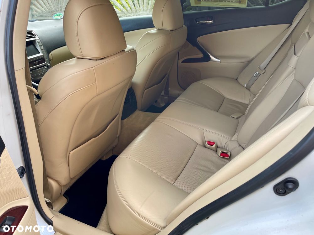 Lexus IS 250 Luxury Line - 17