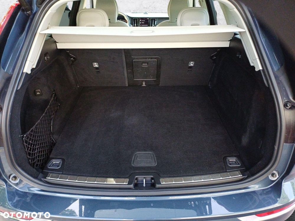 Volvo XC 60 B5 D AWD Inscription - 31