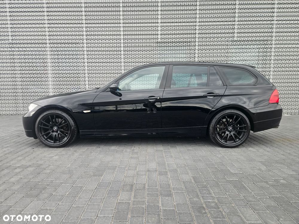 BMW Seria 3 318i - 4
