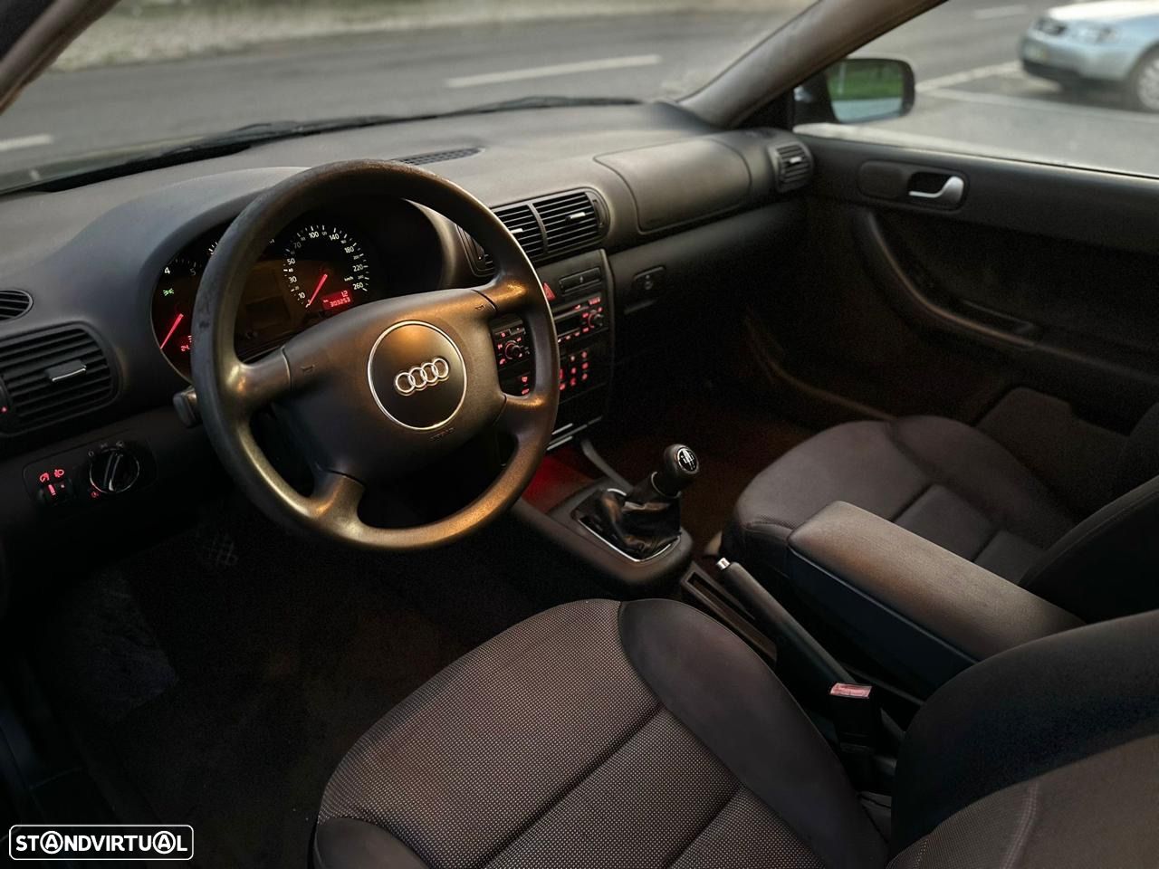 Audi A3 1.6 Ambiente - 1