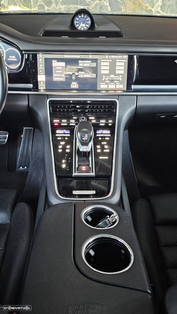 Porsche Panamera Sport Turismo - 13