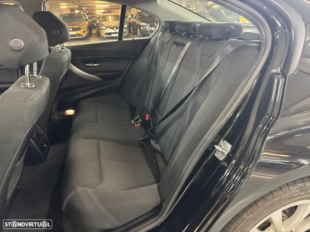 BMW 330 e iPerformance Advantage - 7