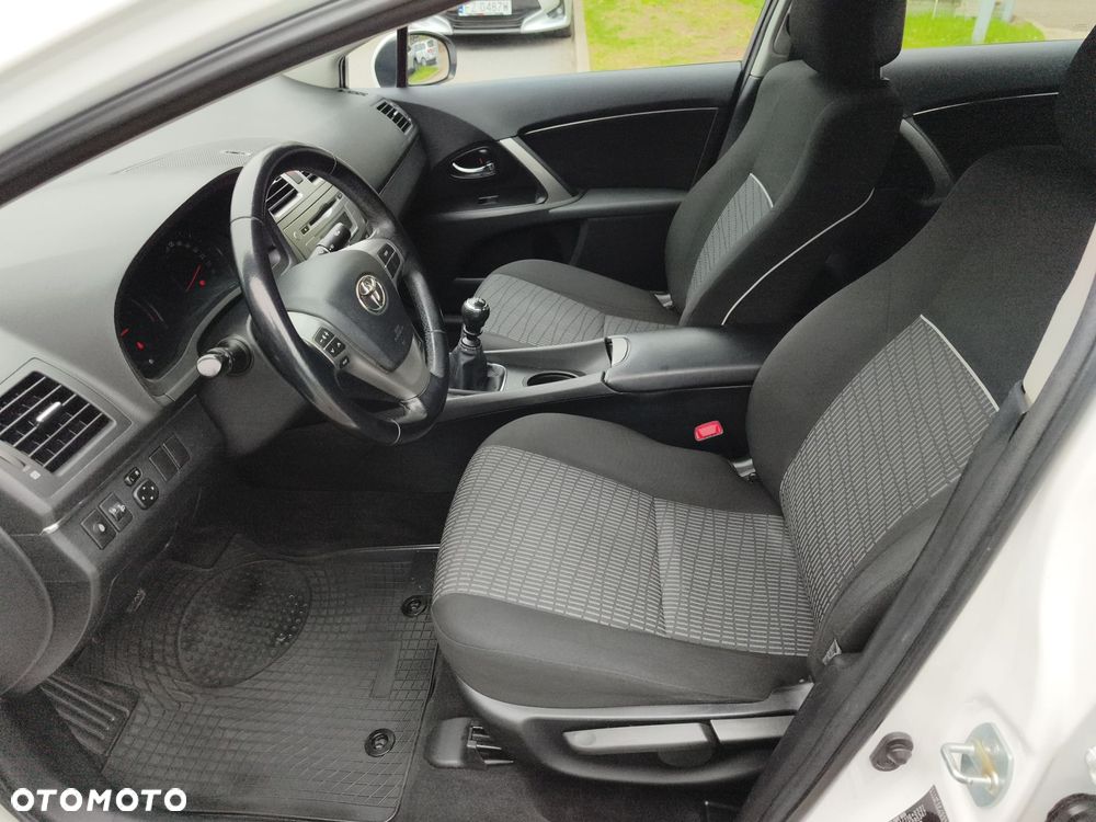 Toyota Avensis 1.8 Active - 15