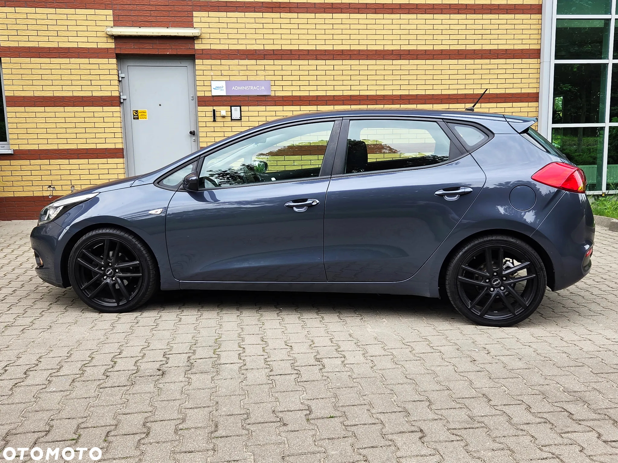 Kia Ceed - 12