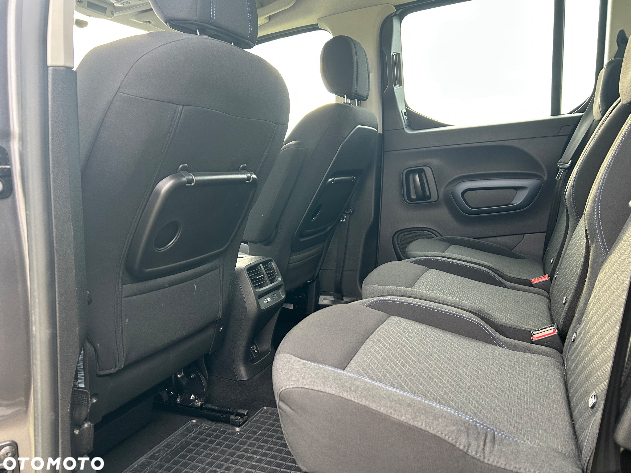 Peugeot Rifter 1.5 BlueHDI Allure Pack S&S - 11