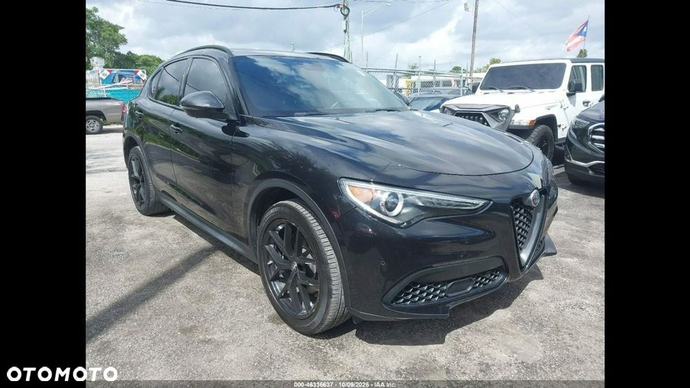 Alfa Romeo Stelvio - 1