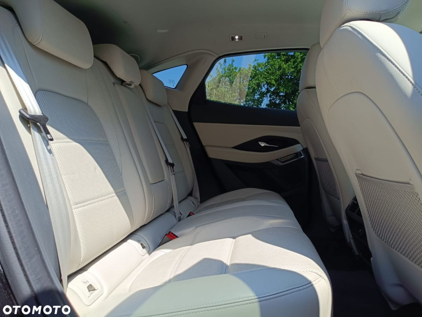 Jaguar E-Pace - 35