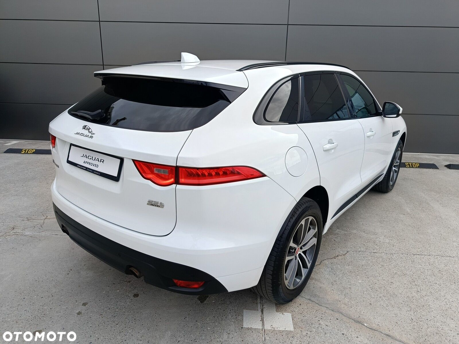 Jaguar F-Pace - 6