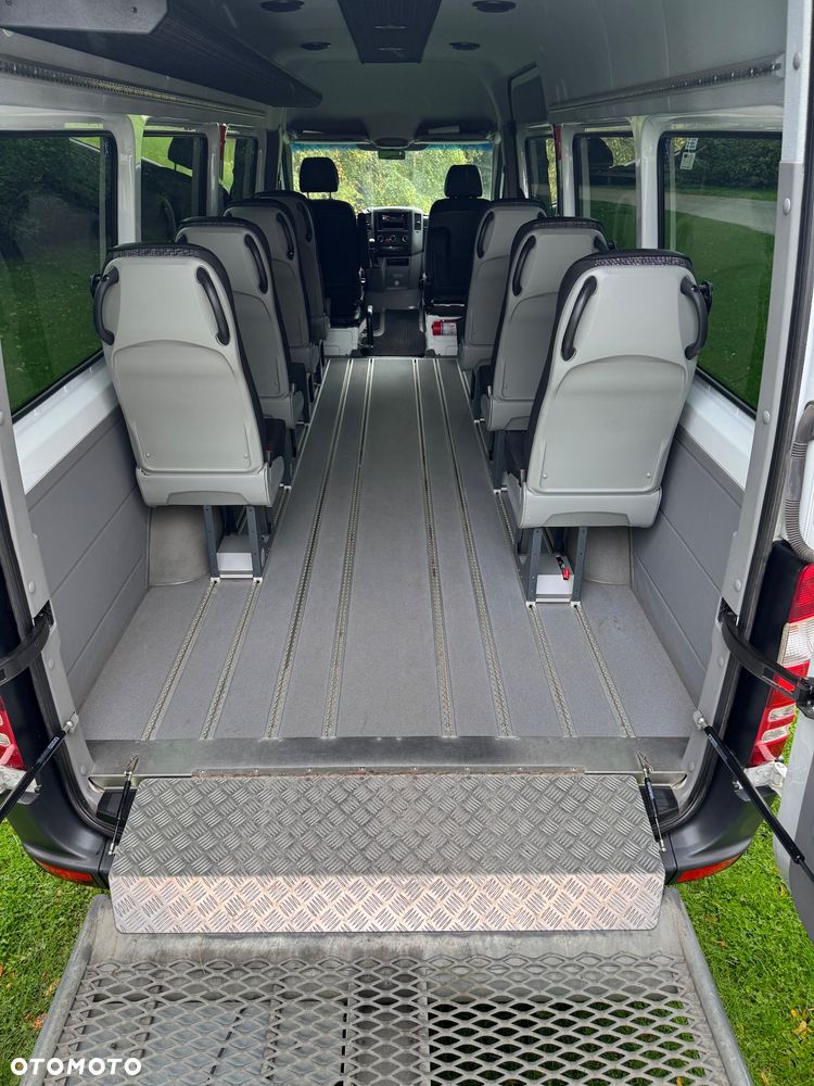 Mercedes-Benz Sprinter - 14