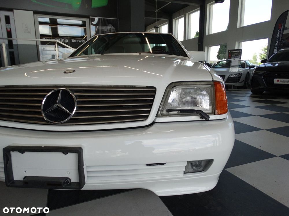 Mercedes-Benz SL - 24
