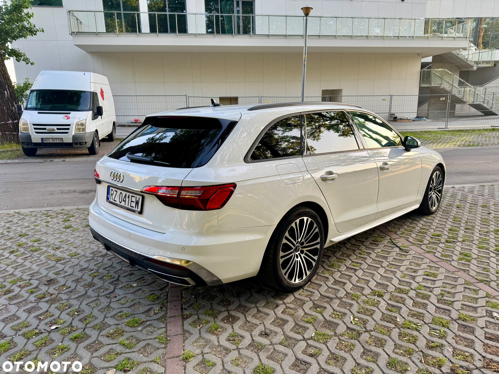 Audi A4 Avant 40 TDI S tronic S line - 5
