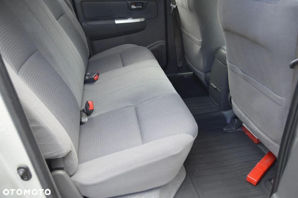 Toyota Hilux 3.0 D-4D SR5 - 14