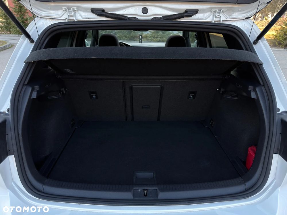 Volkswagen Golf - 26