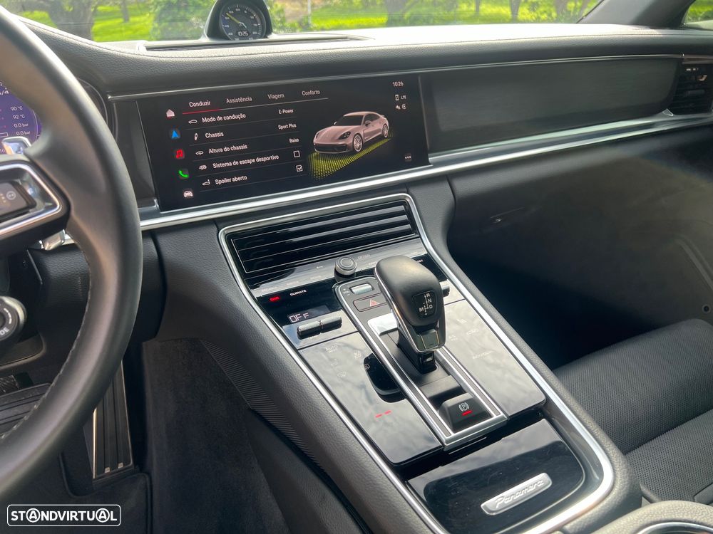 Porsche Panamera 4 E-Hybrid Platinum Edition com PDLS - 18