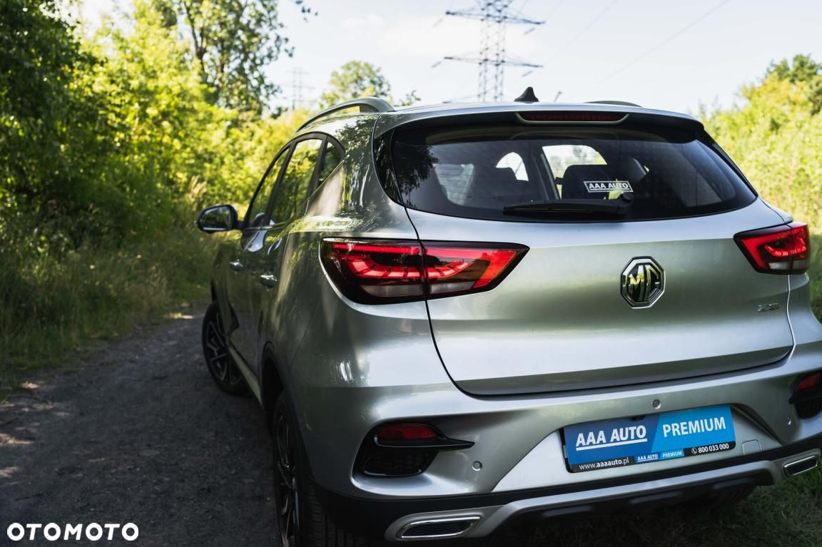 MG ZS - 12