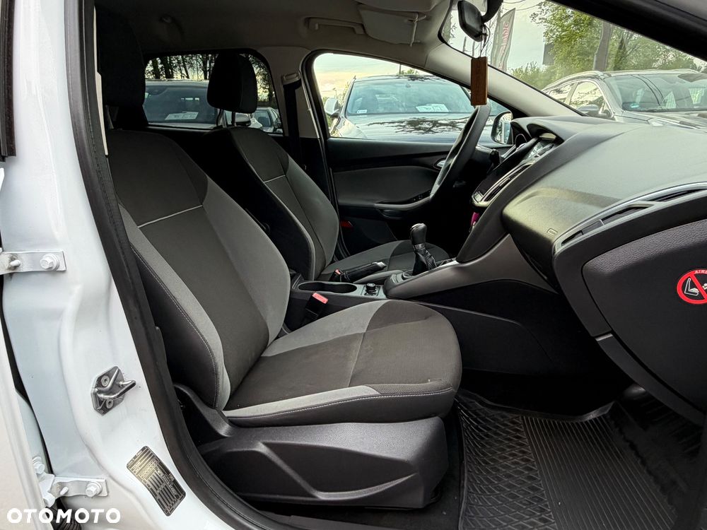 Ford Focus 1.6 Edition - 9