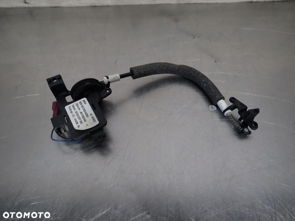 UCHWYT MOCOWANIE ROLETY PRAWY BMW E91  897200240000 - 2