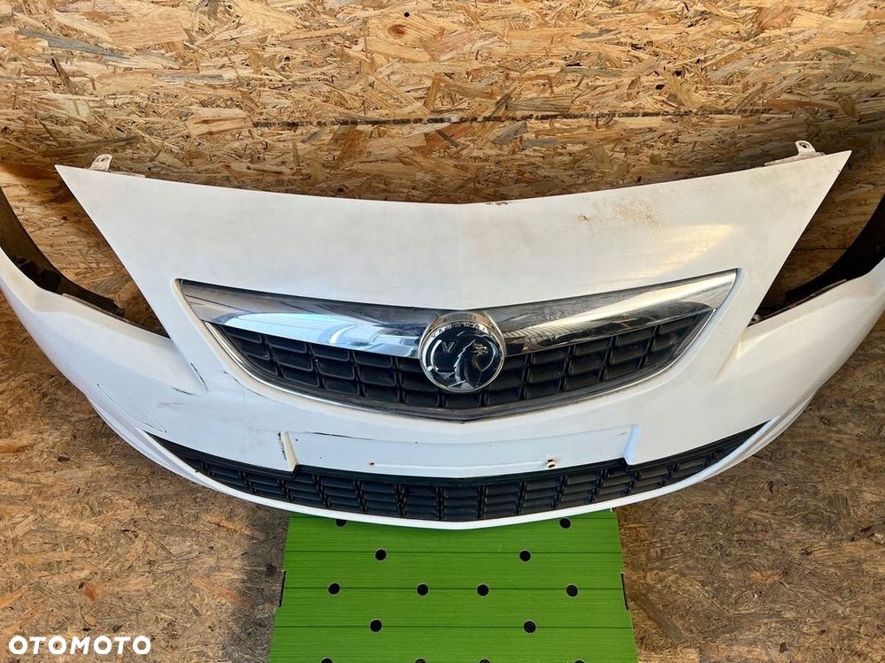 ZDERZAK PRZÓD przedni OPEL ASTRA J Kod lakieru: GAZ halogeny