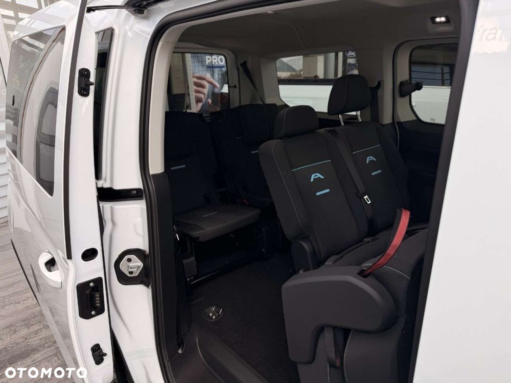 Ford Tourneo Connect Grand - 10