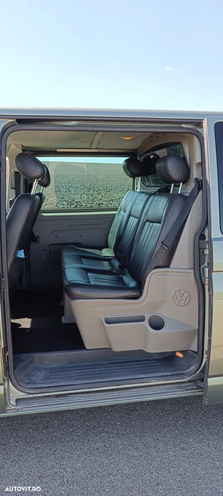 Volkswagen Caravelle - 8