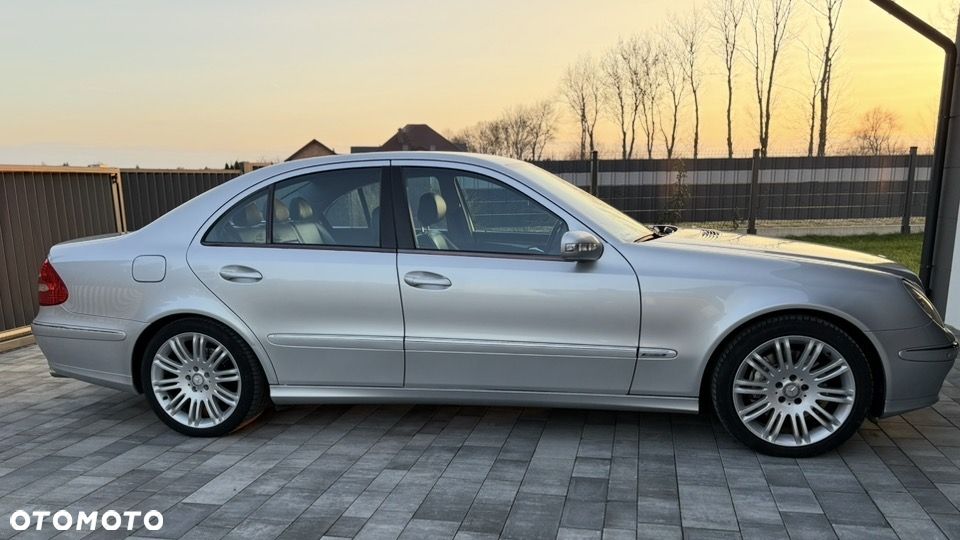 Mercedes-Benz Klasa E - 33