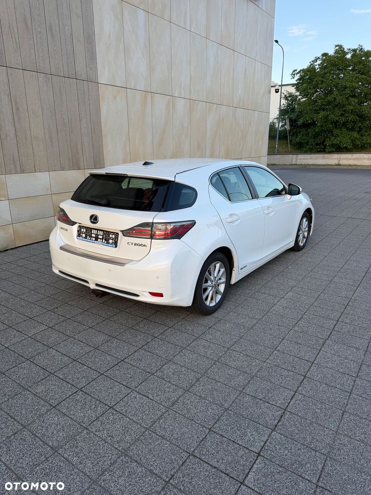 Lexus CT 200h Prestige - 8
