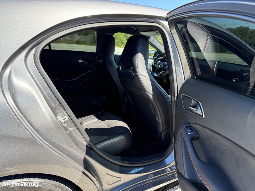 Mercedes-Benz A 45 AMG 4-Matic - 23