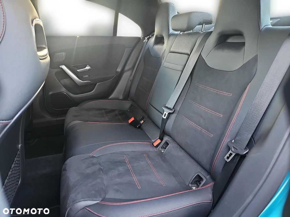 Mercedes-Benz CLA 220 4Matic 8G-DCT Edition AMG Line - 11
