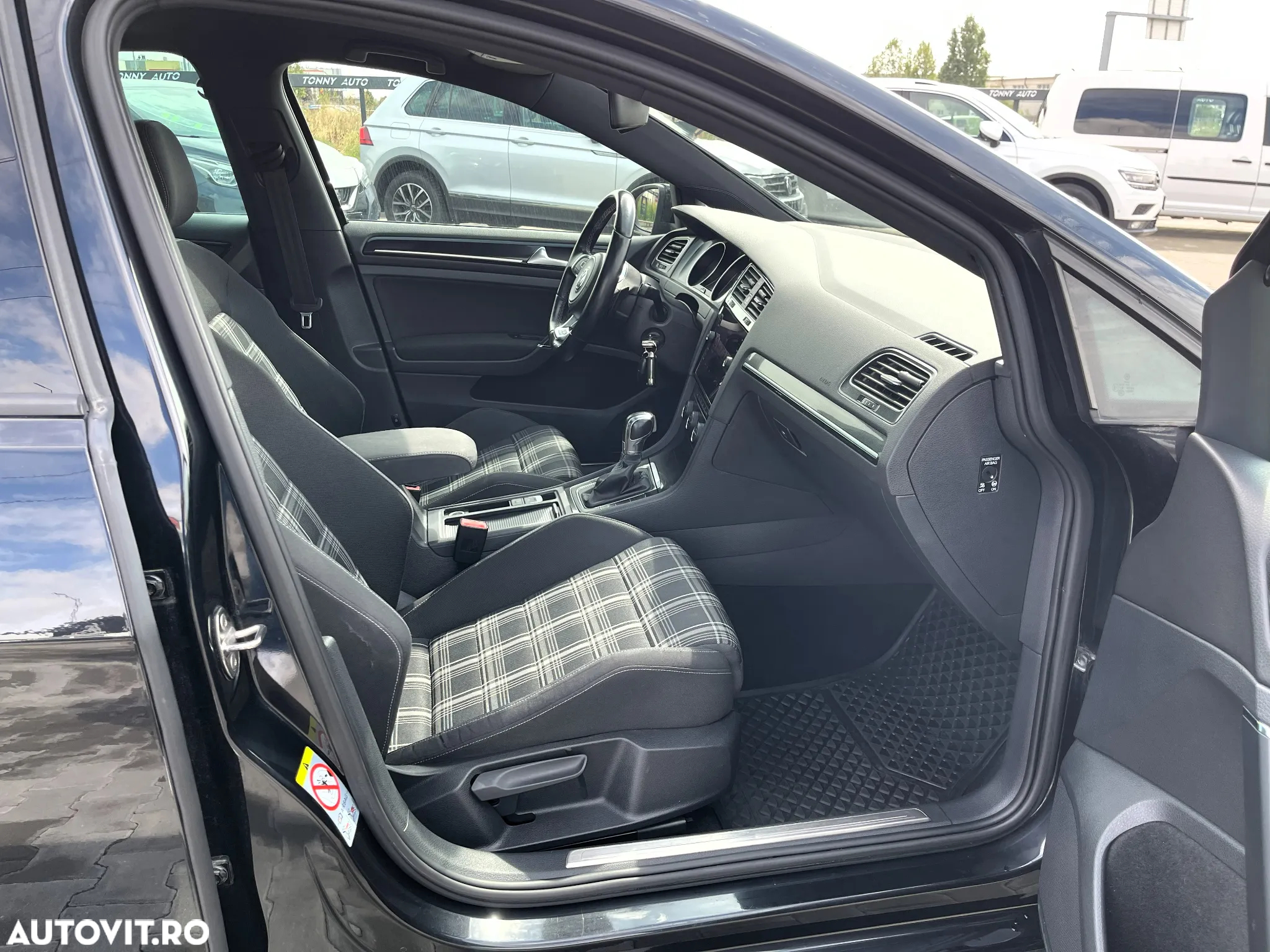 Volkswagen Golf 2.0 TDI DPF BMT DSG GTD - 20